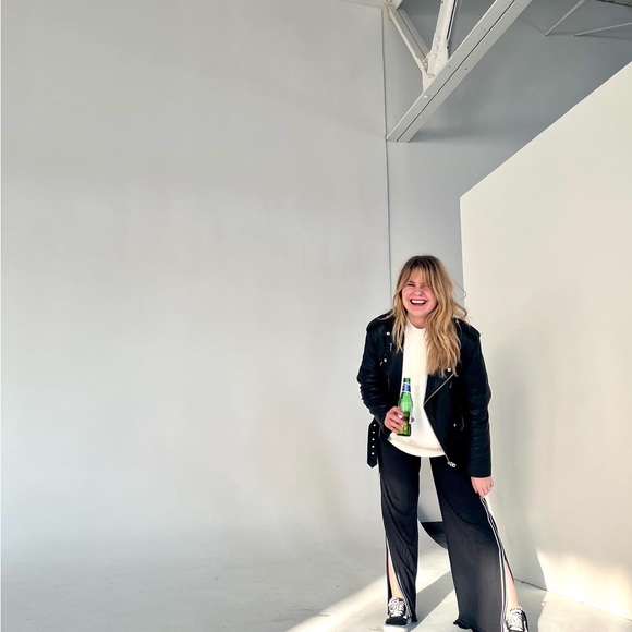 Meet your Posher, Lauren - Picture 4 of 4